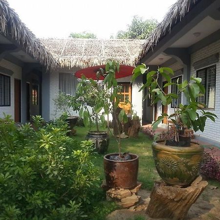 Golden Rose Guest House Old Bagan Exterior foto